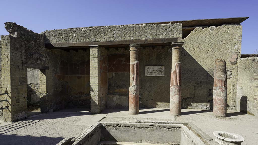Ins. Or.I.2, Herculaneum. August 2021. Looking towards south side of atrium. Photo courtesy of Robert Hanson.